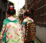 艶やかな舞妓見かける京都の祇園